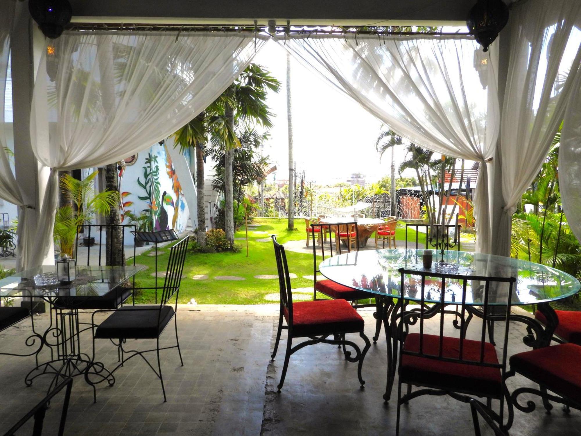 Surga Homestay Jimbaran Exterior foto