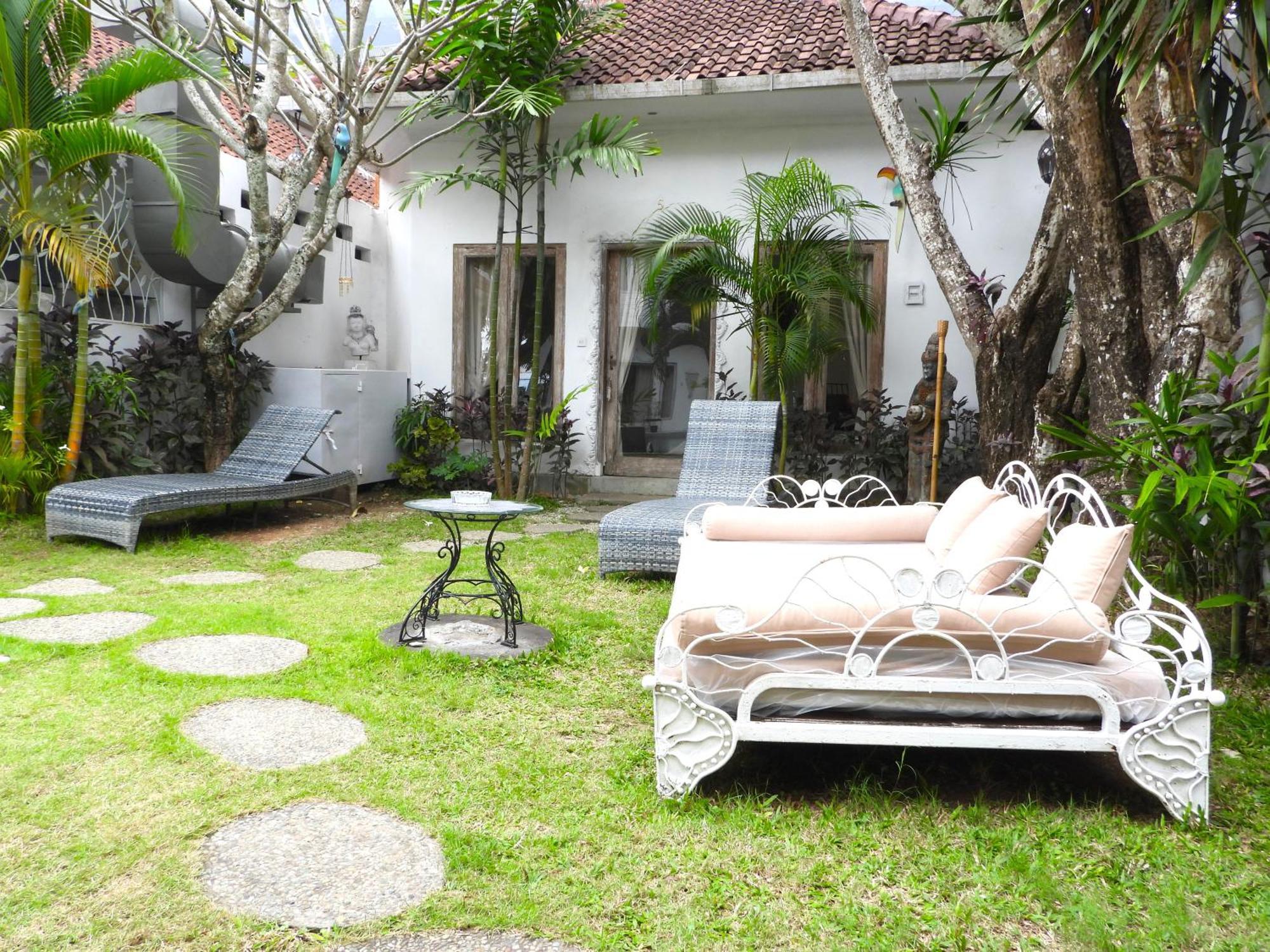 Surga Homestay Jimbaran Exterior foto